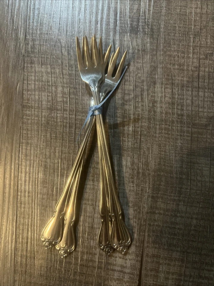 Lote de 4 tenedores de postre aperitivo de frutas condimentos de acero inoxidable Oneida de 6" usados en excelente estado Foto 1 de 4