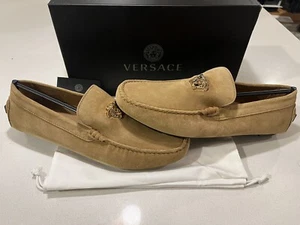 $775 Mens VERSACE Goldtone Logo Suede Drivers Loafers Sand US 13 🔥🔥🔥 - Picture 1 of 5