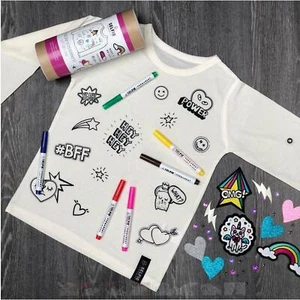 Kids Colouring Set Embellishment and Colour In Top With Patches and Fabric Pens - Picture 1 of 1