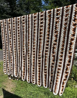 44x78” Blanco Claro Marrón Oscuro Borde Festoneado Afgano Color Neutro Foto 1 de 4