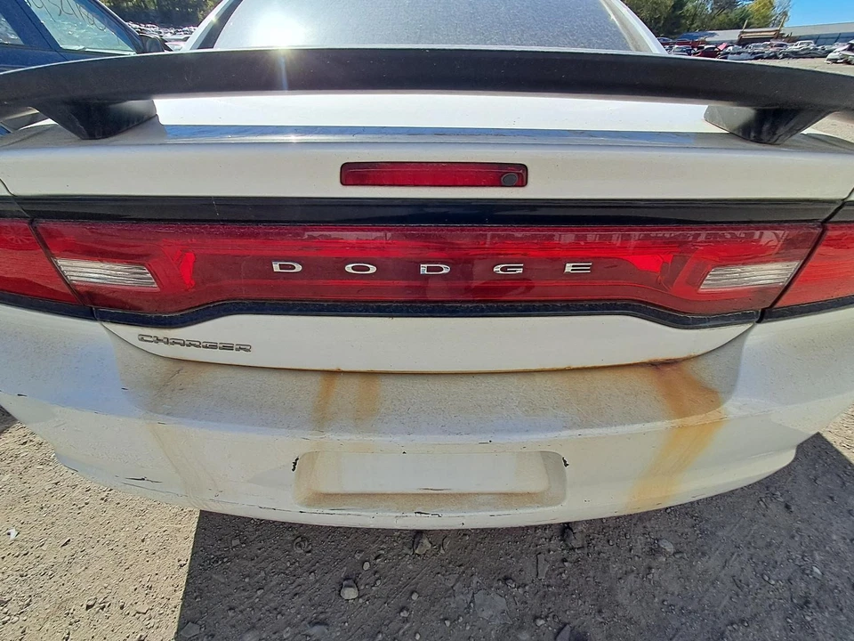 Used Tail Light Assembly fits: 2013 Dodge Charger decklid mounted Grade A - Image 1 of 4