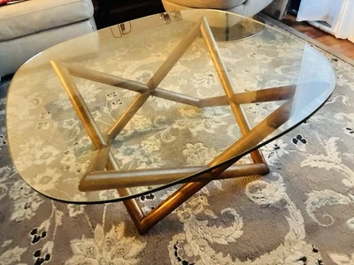 West Elm主轴咖啡桌带几何木底座和圆形玻璃顶部 — 第 1/4 张图片