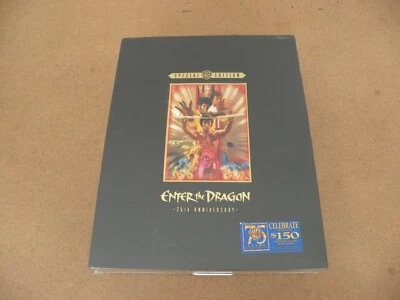 Enter the Dragon 25th Anniversary Special Edition VHS Box Set Bruce Lee (Sealed) Foto 1 de 4