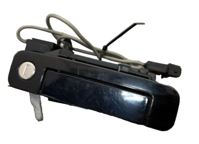 96 97 98 99 Manija de puerta exterior derecha AUDI A4 (montaje) OEM: 8D083702001C Foto 1 de 4