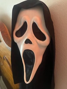 Scream 3 Ghostface Mask ASIS - Picture 1 of 4