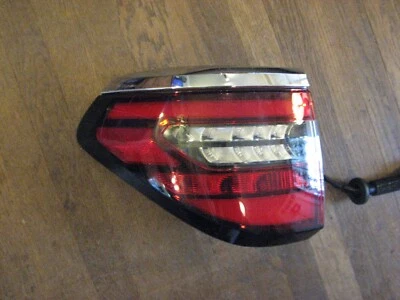 LÁMPARA TRASERA IZQUIERDA LUZ FRENO EXTERIOR 21-23 2021-2023 Nissan Armada OEM Foto 1 de 4