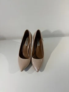 STEVE MADDEN Nude Beige Leather Gold Stiletto Heels 6.5 Classic RARE! - Picture 1 of 8