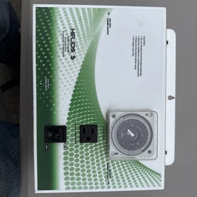 Titan Controls Helios 3. Controlador de 4 luces 240 V  Foto 1 de 4