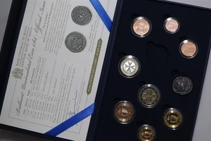 🧠🇲🇹 MALTA 2012 MINT SET WITH COA MISSING ONE COIN B84 #379 - Picture 1 of 6
