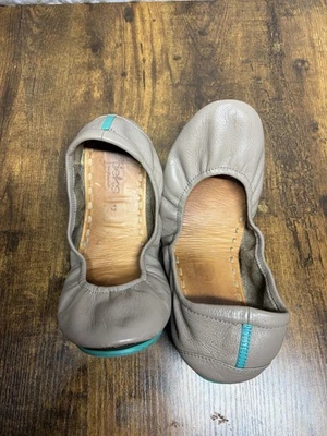 Sapato Feminino Tieks By Gavrieli Balé Couro Liso Slip On Taupe Tamanho EUA 12 - Imagem 1 de 4