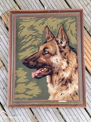 SUPERBE TAPISSERIE CANEVAS FAIT MAIN  CHIEN Berger Allemand  - Photo 1/4