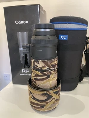 Canon RF 800mm f/11 IS STM Lens – Near Mint, Hood, lens cover, lens foot & Box - Image 1 of 4