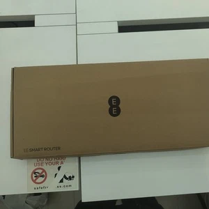 EE Smart Router Fastest Wifi Fibre Hub - Afbeelding 1 van 2