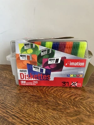 Paquete de 37 disquetes IBM 2HD 3,5" Imation Neon de colección colores nuevos de colección Foto 1 de 3