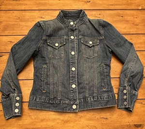 Vintage Y2K Gap Women’s 100% Cotton Denim Jean Jacket Size Medium - Picture 1 of 15