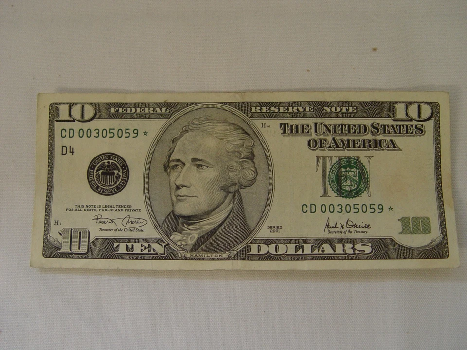10 Dollar Star Note 2001  Low Serial Number  4 Zero's - Image 1 of 3