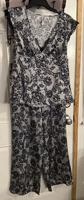 Women’s Pajamas Size M Medium Gillian & O’Malley Sleep Set Pre-owned - Image 1 of 4