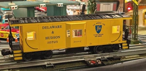 LIONEL 6-27617, DELAWARE & HUDSON, SMOKING BAY WINDOW CABOOSE - Picture 1 of 12