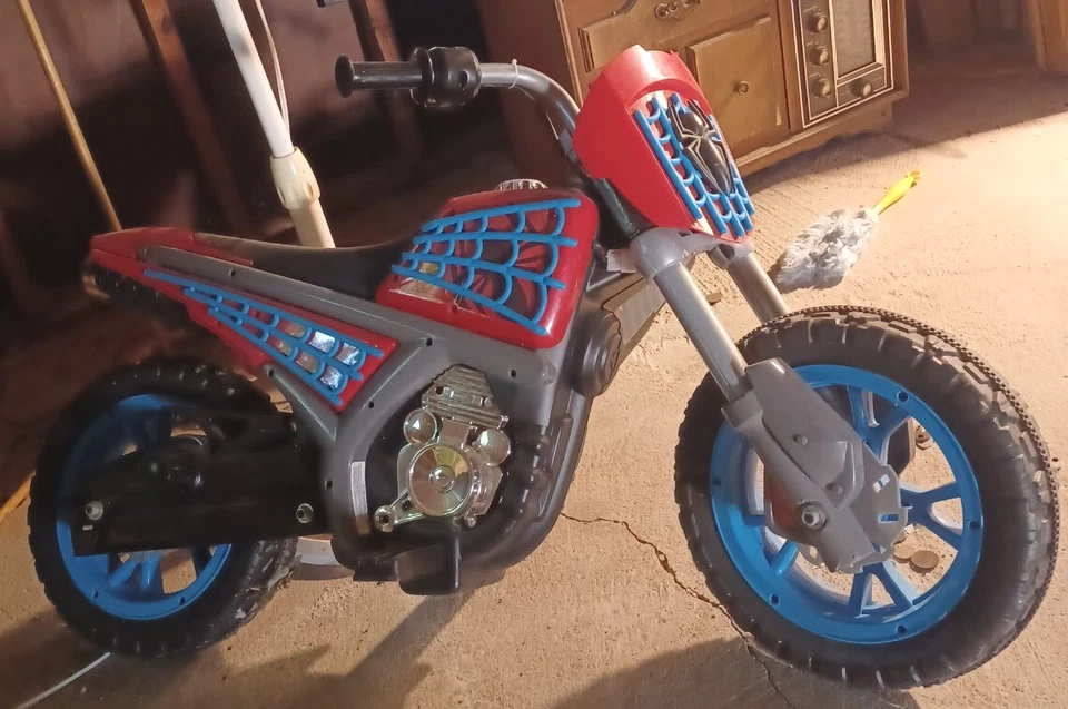 Juguete eléctrico para montar en motocicleta Marvel Spider-Man Foto 1 de 1