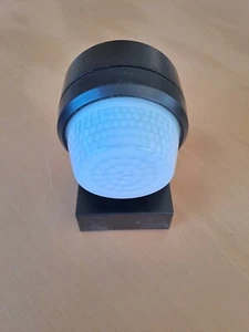 HUBER Motion 100 - Infrarot 360° Bewegungsmelder mit 4 Sensoren - IP65 - schwarz - Bild 1 von 6