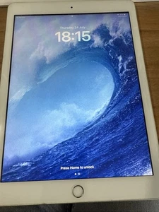 Apple iPad 5th Generation 9.7" Tablet WiFi, 32GB, Space Grey - Picture 1 of 2