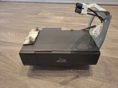 Jaguar X-Type Boot 5 Disc Compact CD Changer. With Bracket and Cable. - Image 1 of 4