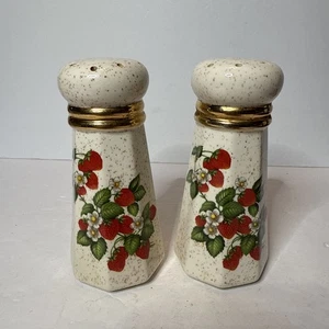Vintage Paar Erdbeere Salz & Pfefferstreuer Goldrand Landhaus Kern - Bild 1 von 7