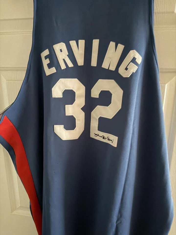 Camiseta deportiva de baloncesto autografiada por Julius Dr. J Erving Foto 1 de 2