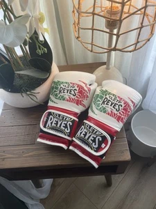 Cleto Reyes Boxing Gloves - Picture 1 of 6