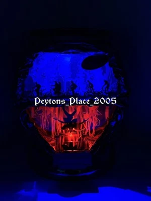 Bath & Body Works Stranger Things ilumina el pedestal de velas de 3 mechas invertido Foto 1 de 4