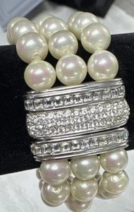Vintage Christian Dior Armband signiert 3 Strang Perlen mit klaren Strasssteinen 60er Jahre - Bild 1 von 24