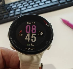 Reloj GPS para correr Garmin Forerunner 45S usado (39 mm) - blanco #GW56 - Imagen 1 de 2