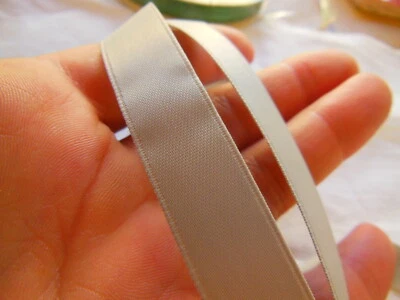 Ruban vintage satin gris mat 5 mètres sur 1,5 cm A3 - Photo 1/3