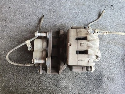 Juego de pinzas de freno delanteras izquierda derecha Cadillac CTS 2008-2014 15851479 1581351 OEM Foto 1 de 4