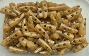 Toggles 42mm Golden Brown Speckled Marbled Horn Tooth Toggle Buttons Craft W233 - Picture 1 of 24