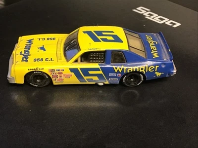 Dale Earnhardt #15 Wrangler 1979 Ventura 1/64 1982 serie inaugural Busch carrera Foto 1 de 4