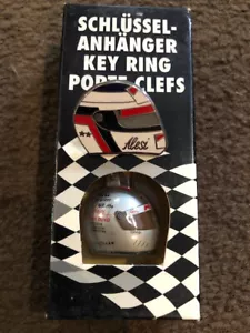 Mario Andretti Minichamps Helm Schlüsselanhänger mit Jean Alesi Emaille Helm Pin NOS - Bild 1 von 3