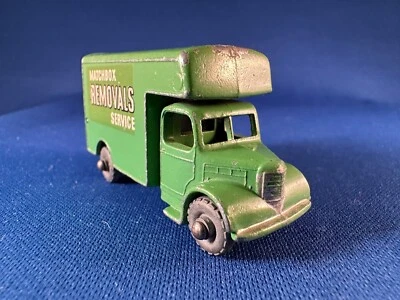 LESNEY MATCHBOX NO. 17 - BEDFORD REMOVALS VAN GREEN - 1956 MOKO  - Image 1 of 4