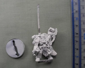 MARNEUS CALGAR sin estandarte-top Metal Marines Espaciales Ultramarines Ejército 40K Años 90 24 - Imagen 1 de 3