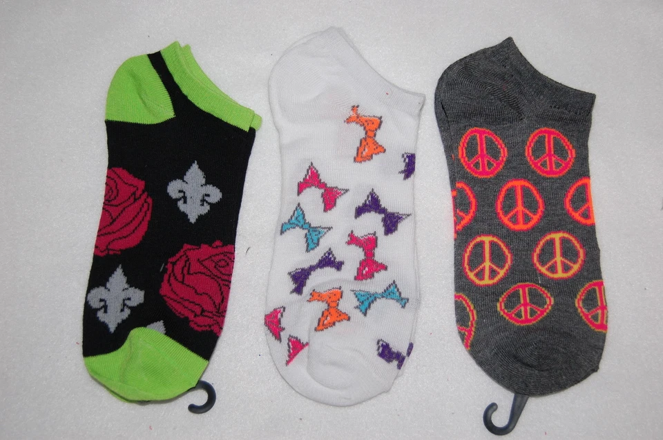 女士船袜三对套装适合 4-10 鞋码玫瑰和平标志蝴蝶结 — 第 1/1 张图片