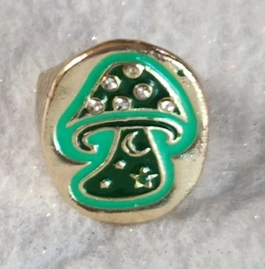Gold-Plated Green Mushroom Ring Sz 6.75 - Picture 1 of 6