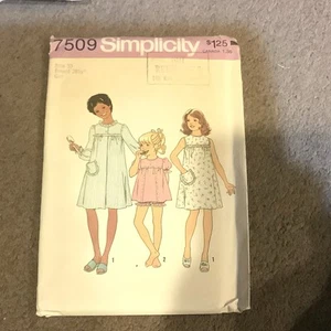 Vintage Simplicity Pattern 7509 Size 10 Girls Robe/Nightgown New 1976 - Picture 1 of 6