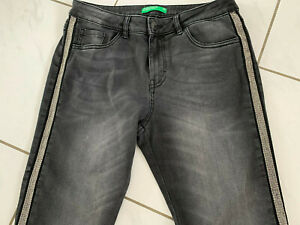"Benetton"- Schmale Jeans mit Seitenapplikation-  Gr. 38