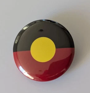 Australian Aboriginal Flag Pin-back Badge Button. 1.25 inch (31.75 mm) - Picture 1 of 2