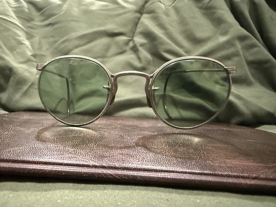 Gafas de sol de aviador ópticas americanas de colección con escudo lateral AOM Steampunk  Foto 1 de 4