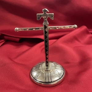 Soporte de soporte para joyería con podio Thunderbird nativo americano plateado y negro  - Imagen 1 de 9