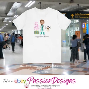 TRAVELERS KRANKENSCHWESTER T-SHIRT. EIN LUSTIGES T-SHIRT FÜR FREIZEITKLEIDUNG - Bild 1 von 7