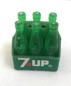 7UP Refrigerator Magnet 6 Pack Soda Bottles Carrier Vintage The Uncola Pop - Picture 1 of 11