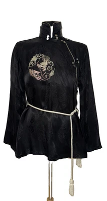 LIBERTAD? 1930's ? PIJAMA SATINADO BORDADO DRAGÓN MANO ORIENTAL NEGRO TALLA M Foto 1 de 4