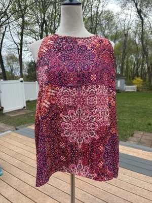 Camiseta sin mangas con estampado floral Adrienne Vittadini talla grande (A2F) Foto 1 de 4